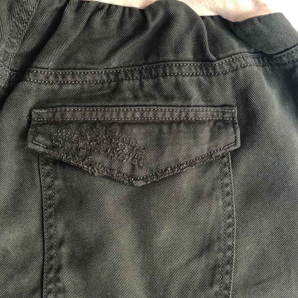 Luxe Essentials | Cropped Distressed Pants *NWT* - Picture 9 of 16